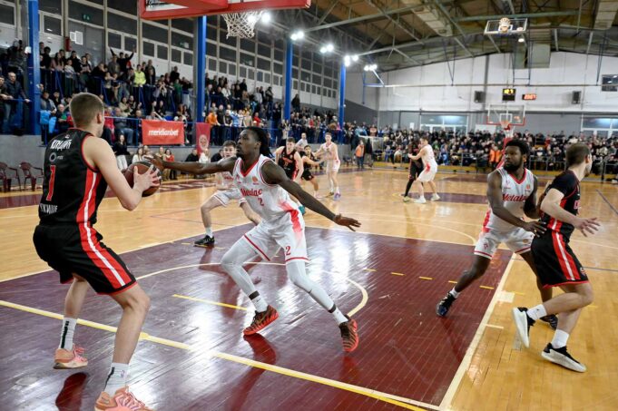 Drama-u-hali-sportova-Sloboda-ipak-bolja-od-Metalca.jpg Drama u hali sportova, Sloboda ipak bolja od Metalca