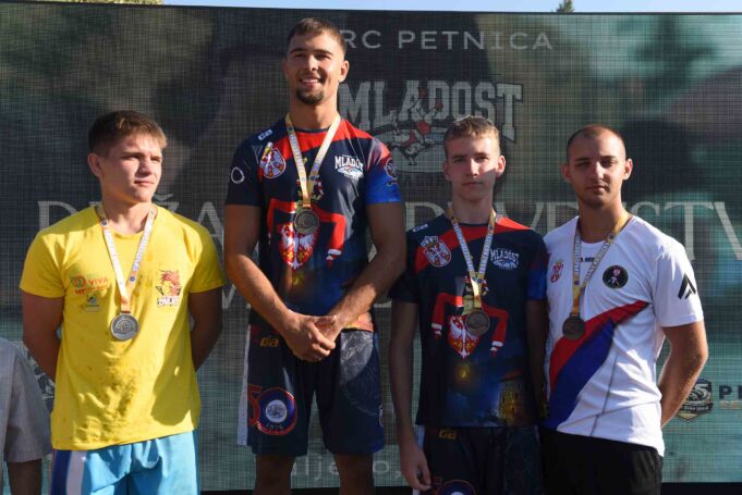 Lazar-Mirovic-MVP-drzavnog-prvenstva-u-rvanju-na-pesku.jpg Lazar Mirović MVP državnog prvenstva u rvanju na pesku