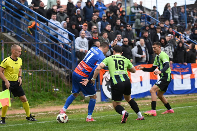 Radnički poražen na V puku