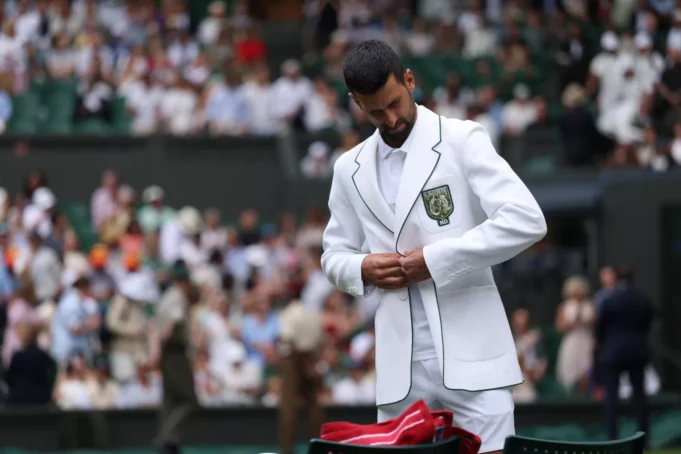 DJokovic-se-namucio-ali-savladao-Kineza-za-drugo-kolo-Vimbldona.webp Đoković se namučio, ali savladao Kineza za drugo kolo Vimbldona