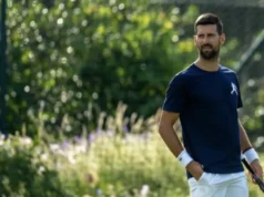 U SVOM STILU: Đoković stigao u Vimbldon, želi još jedan GS! U SVOM STILU: Đoković stigao u Vimbldon, želi još jedan GS!