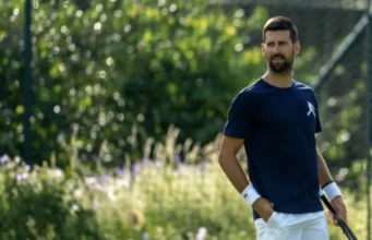 U SVOM STILU: Đoković stigao u Vimbldon, želi još jedan GS! U SVOM STILU: Đoković stigao u Vimbldon, želi još jedan GS!